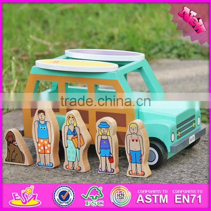 2017 New products funny dog and four people wooden car for kids W04A314