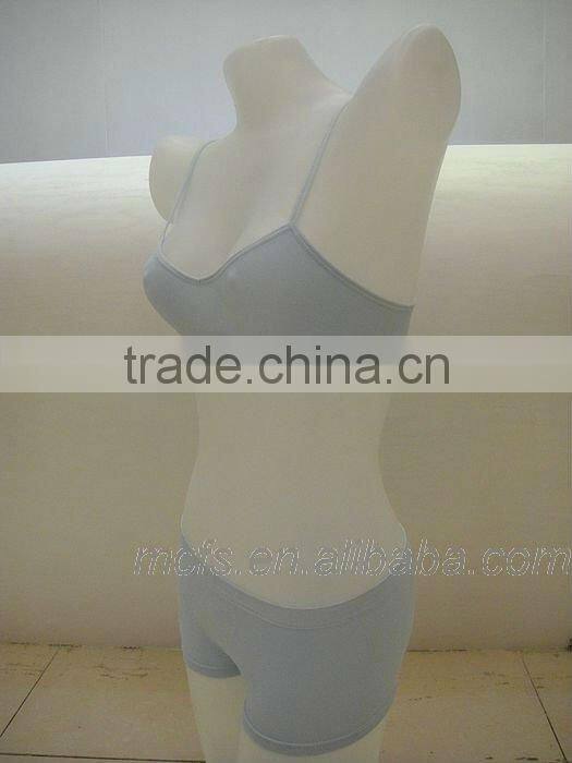 Comfortable women's seamless bra set