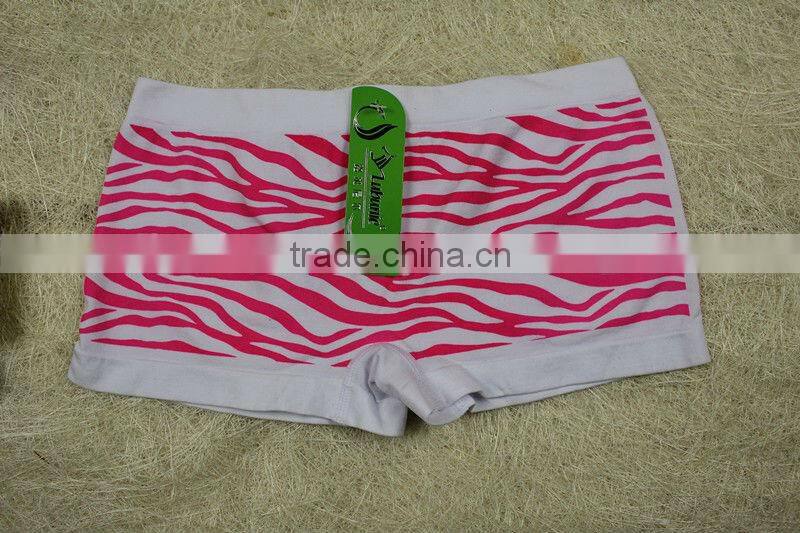 Red & white pattern Women seamless underwear boxer short
