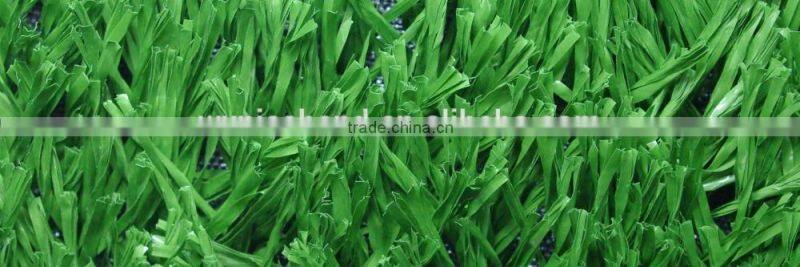 Single green plastic natural fake grass for playground decoration