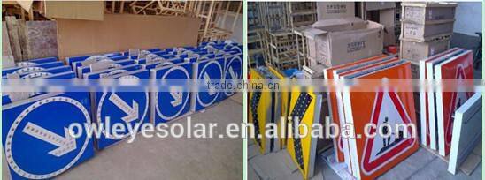 arrow traffic sign for construction zones/ solar road sign