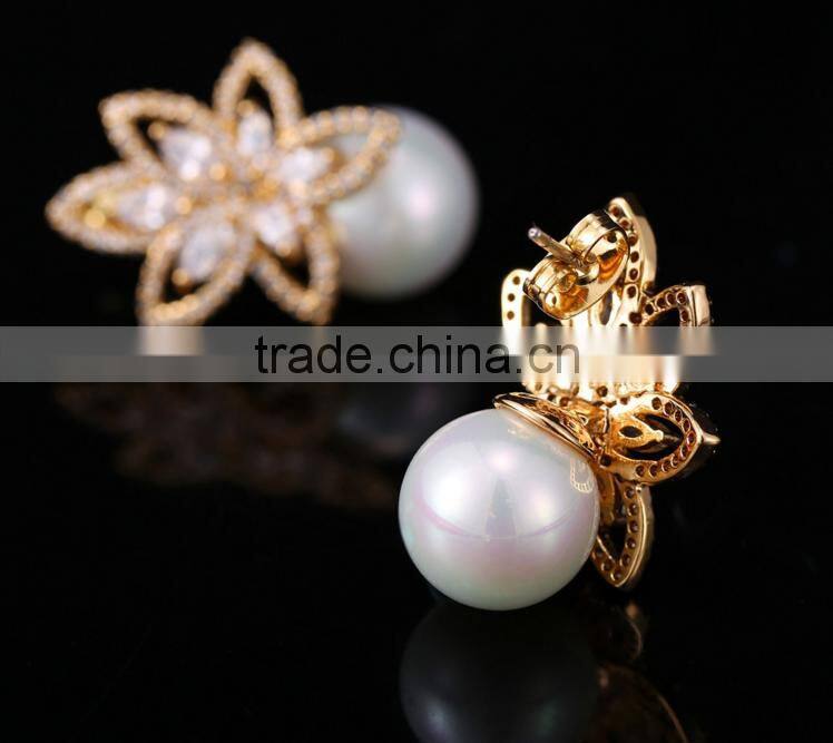 Wholesale Stock Small Order Fashion Women Flower in Water Pearl Zircon Earrings