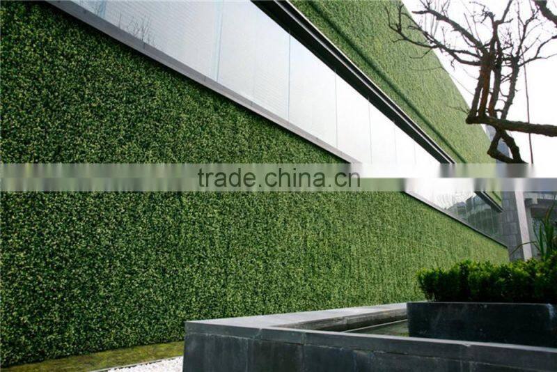 Green grass climbing wall clad decoration