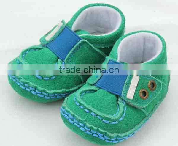 Wholesale breathable purple soccer shoes for babies