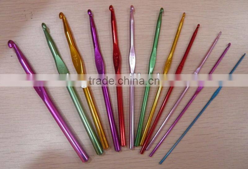 D&D Multicolor 12pcs Aluminum Crochet Hook Set