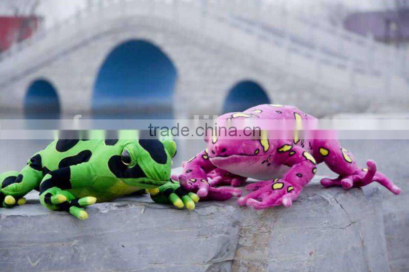 2014 hot realistic plush toy frog