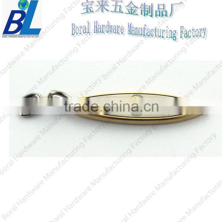 Two-tone engraved zipper slider for leather jackets