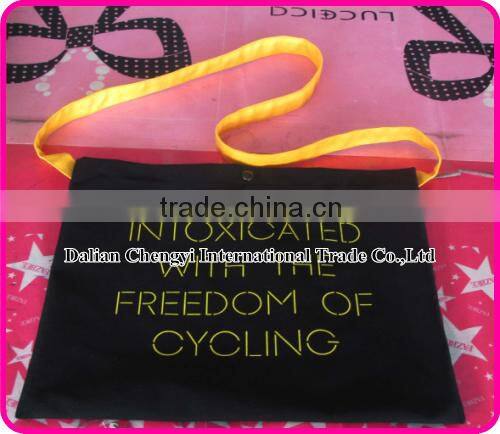 Exporting to UK Wearable Shoulder Cycling Musette Bag with button closed