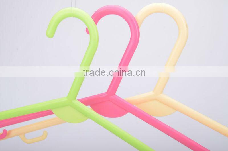 LEC-P5002 Standard Size Plastic Hanger