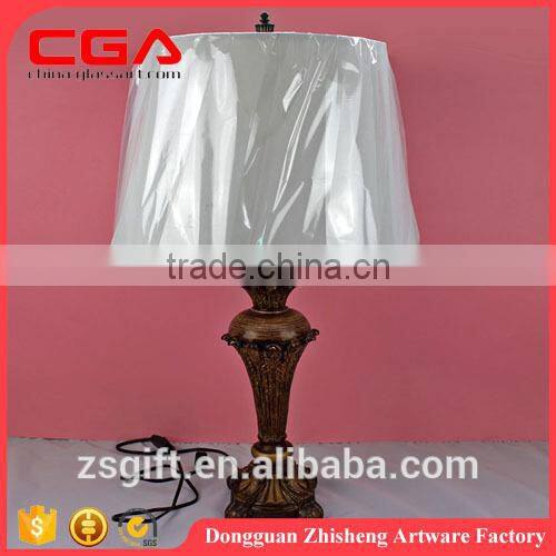 2015 wholesale fashionable classical polyresin table lamp for home decoration