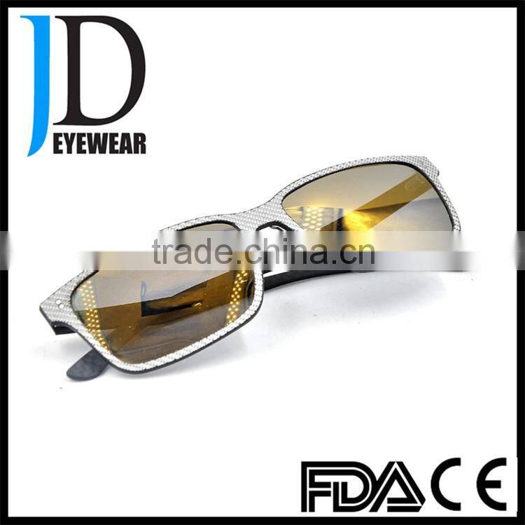 2016 Fashion Cat 3 UV400 Polarized Custom Carbon Fiber Sunglass made in China
