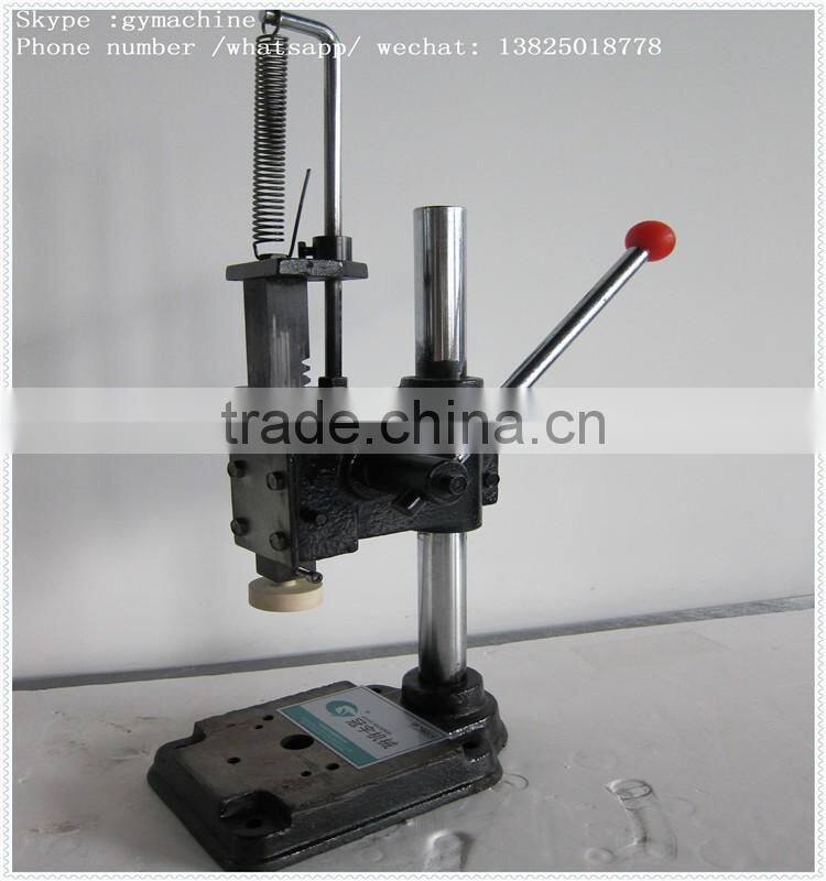 Handheld pneumatic capping machine