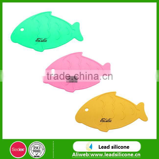 Eco-friendly custom fish shape heat resistant anti-slide silicone cup coaster / silicone cup mat