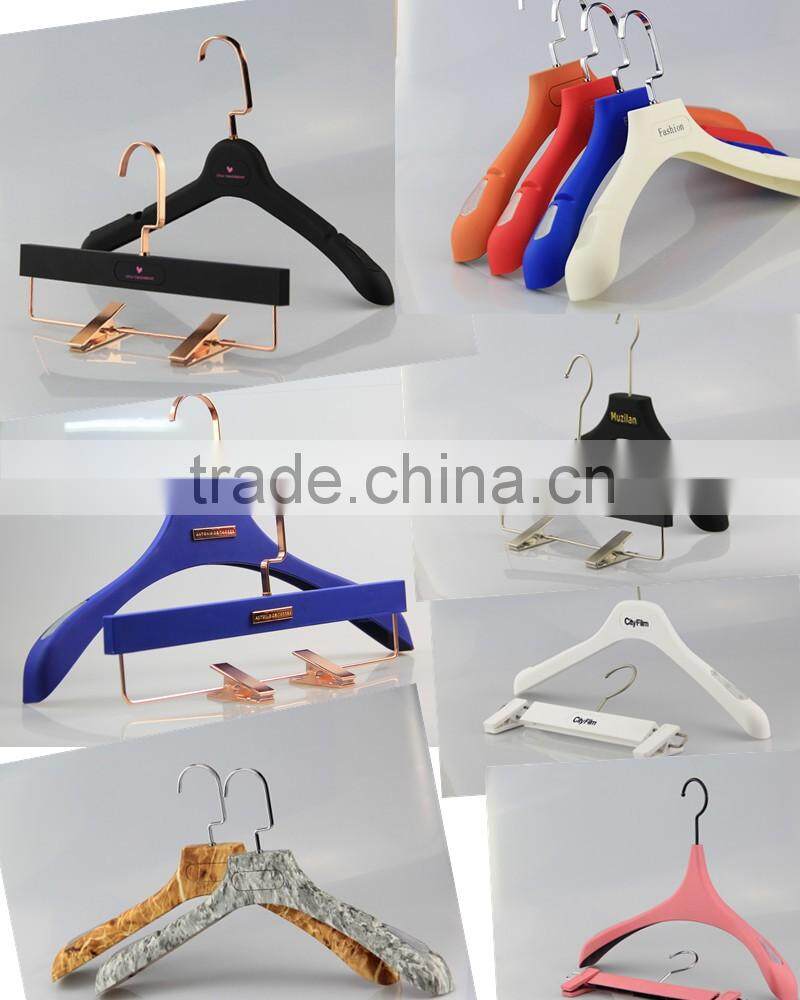 YY0441 wood grain rubber coated clothes hanger rubber paint non-slip coat plastic hanger