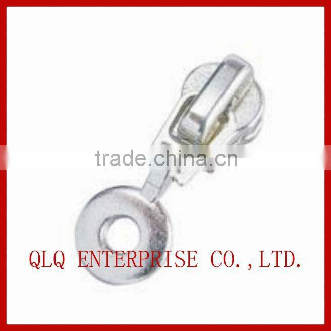 Auto lock zipper and slider