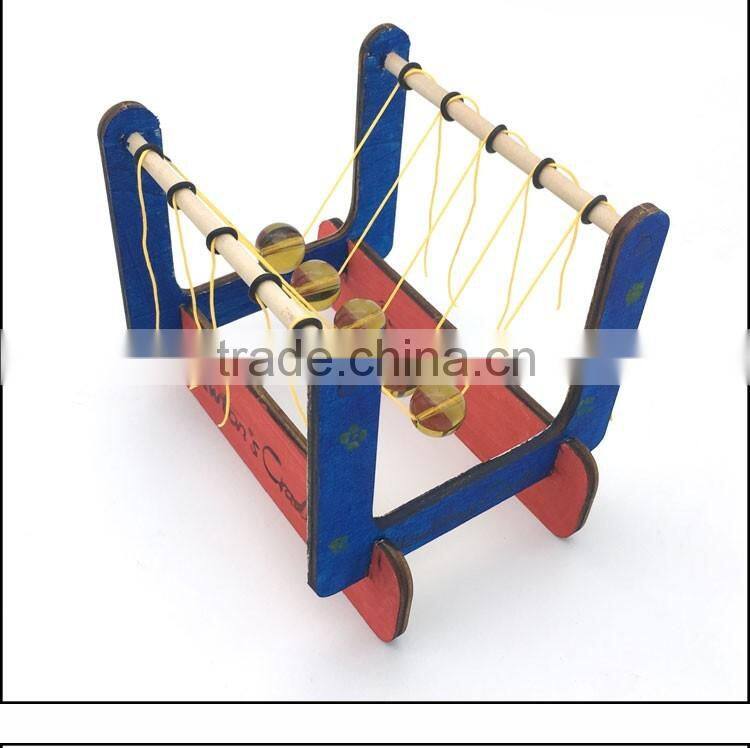 Educational School Lesson Use Wooden Base Newton's Cradle