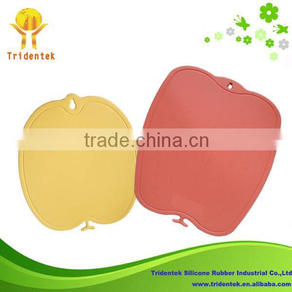 Apple shape multifunctional silicone kitchen chopping board