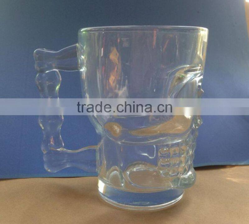 14 oz skull shaped beer glass with handle