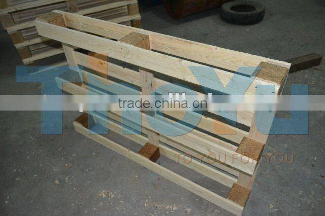 Hot pressing wood sawdust block machine