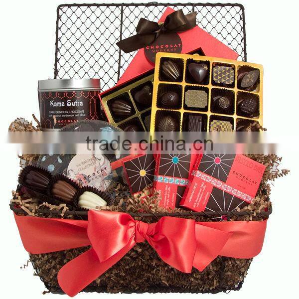 2014 Linyi new cheap swinging gifts basket with handle