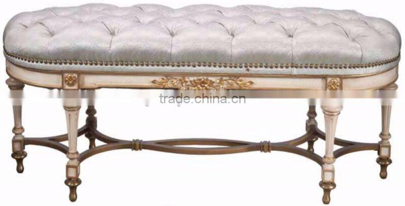 Classic Elegant European Style Antique White Tufted Chaise Lounge with Golden Floral Decorations BF12-04264d