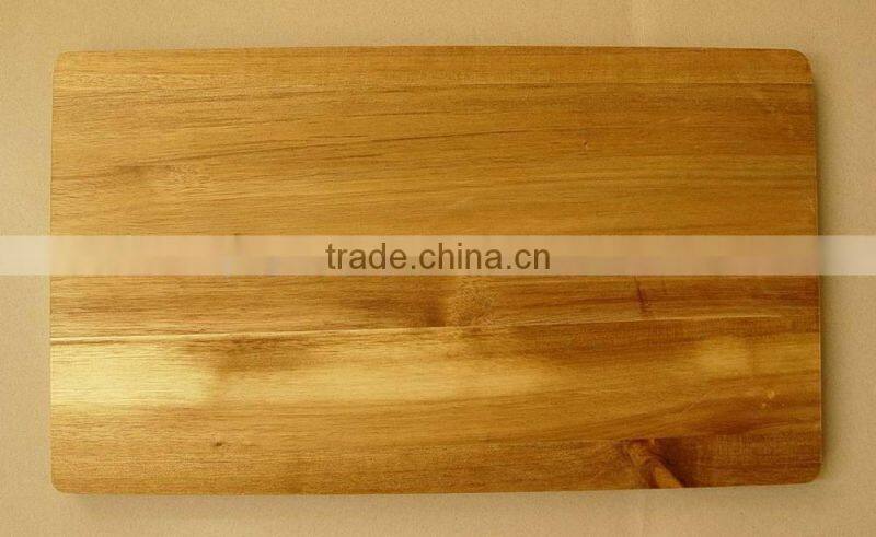 Acacia Wood Cutting Board in Rectangle- Shaped