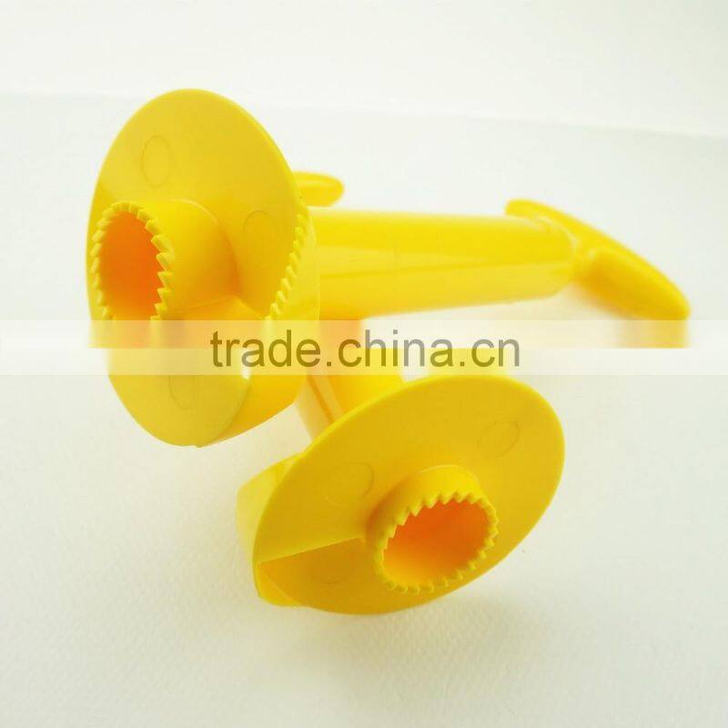 41057 Plastic pineapple slicer