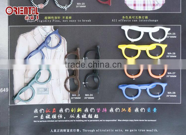 fashion glass brooch with printed color