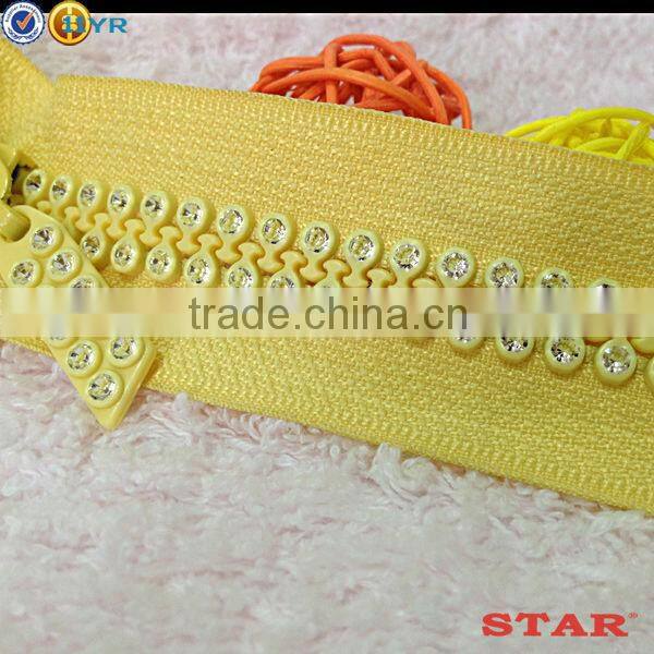 no 8 plastic shiny rhinestone zippers/ zipper impoter