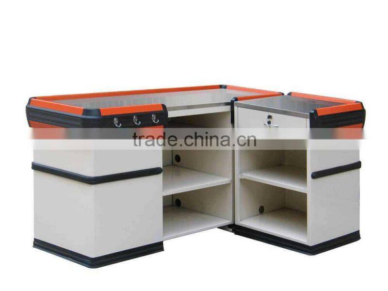 convenient store & supermarket checkout counter