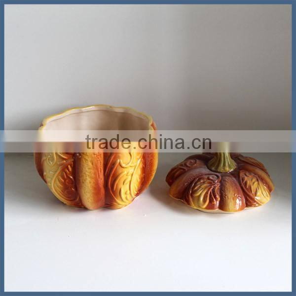 Hot selling ceramic material halloween pumpkin shape canister