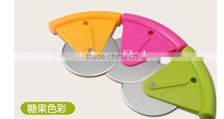 CY134 Stainless Steel Pizza Cutter with handle Pizza Knife