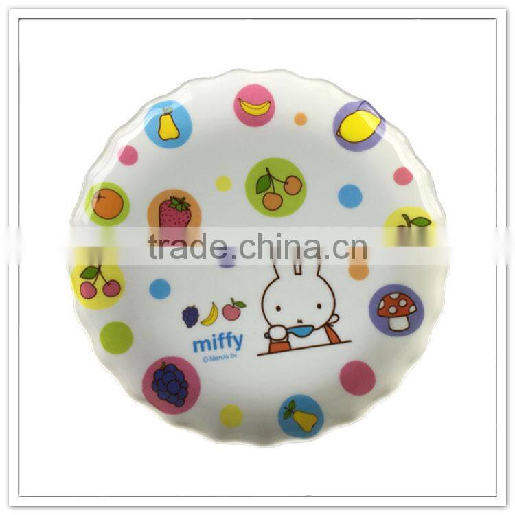 Unbreakable little white rabbit cute design cheap round pla plastic plate