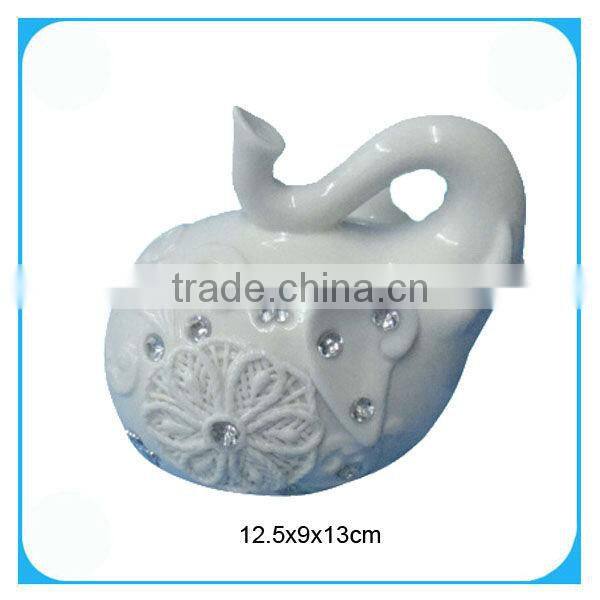 Porcelain cat figurines decoration