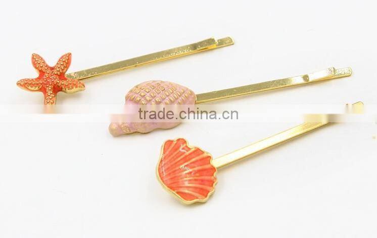Metal maple leaf design hairgrips for Canadians, gold women hair clips