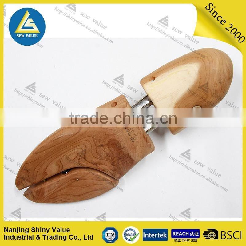 Imported from American red cedar wood with good scent shoe tree type wooden shoe stretcher