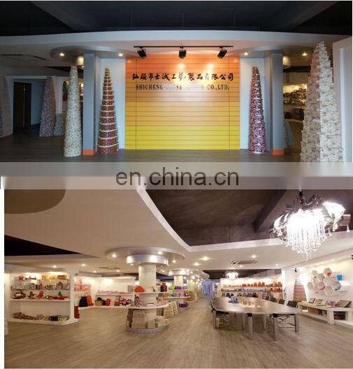 packing eminent printed suitcase