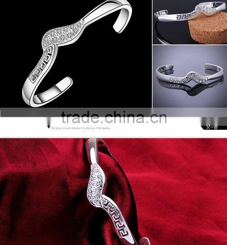 Attractive Micro Pave Setting Gemstone Unique Bangles Designs