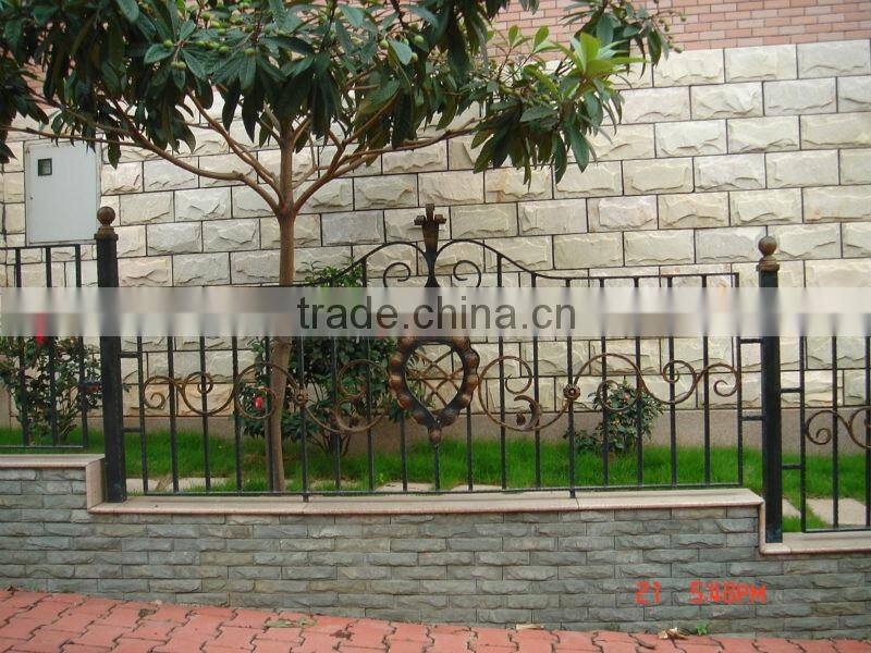 2012 Top-selling modern hand made iron fence ornaments