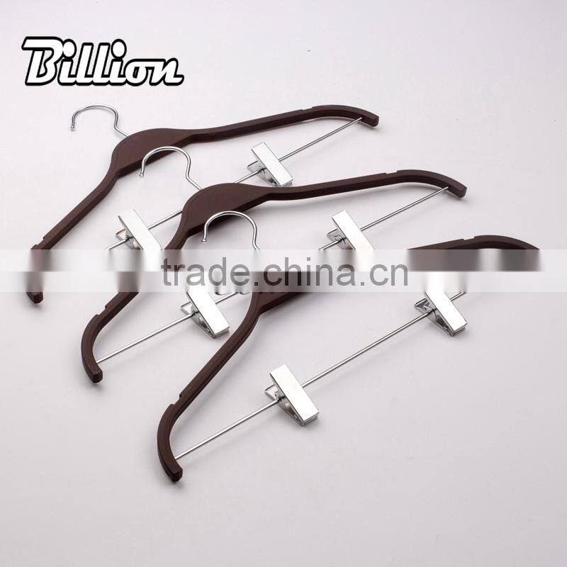 Wholesale Cheap Colorful Garment Flat Plastic Clothes Hanger