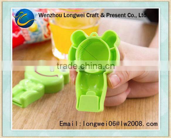 frog shaped funny paint can opener/soft drink can opener