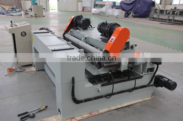 High efficiency veneer peeling and clipping machine