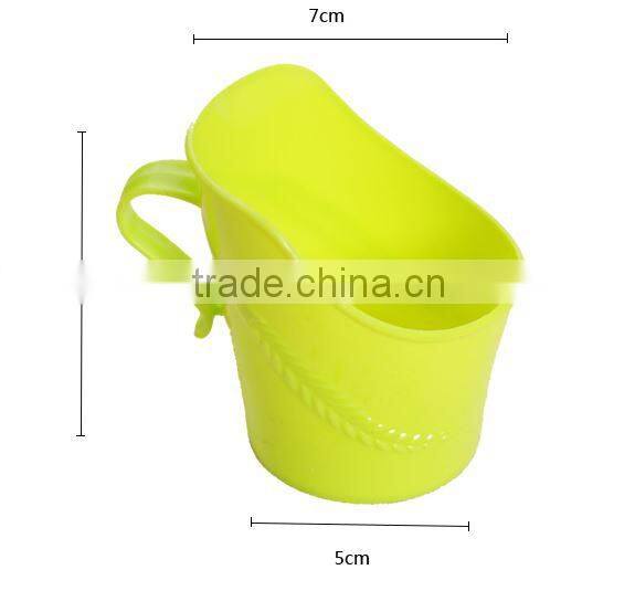Plastic water cup saucer with handle