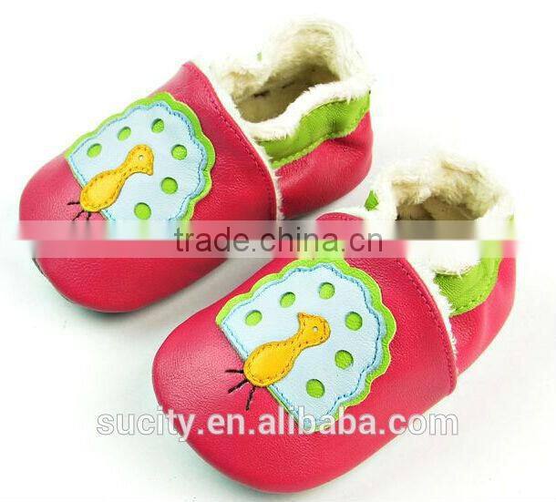 2014 newest soft sole child leather shoe with peacock pattern