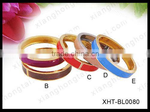 New Designed Shiny Polished Bangle, Made of 316L Stainless Steel