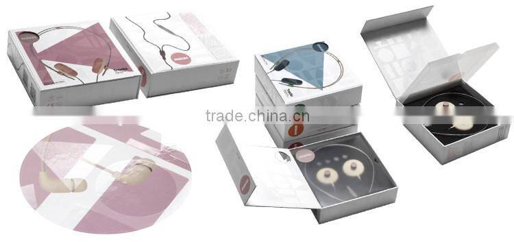 Guangdong factory magnet closure custom headphone box with own logo printing