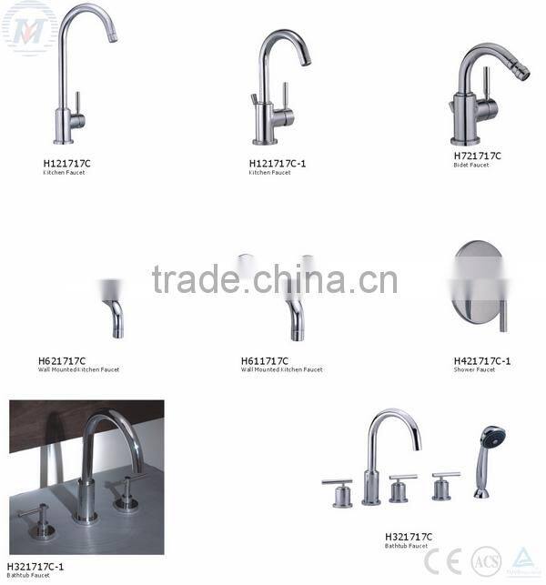Double Lever Handle Brass Widespread Bathtub Tap