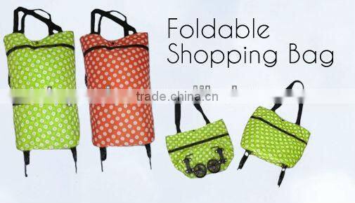 Non-woven plastic folding bag with wheels