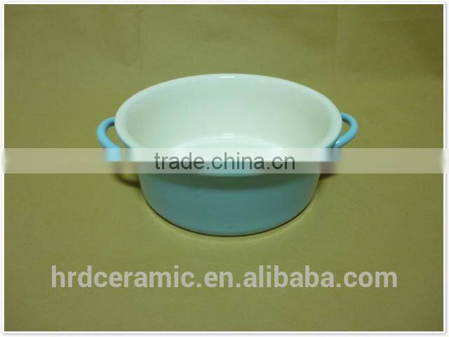 2014 wholesale with two handle colored ceramic bakeware