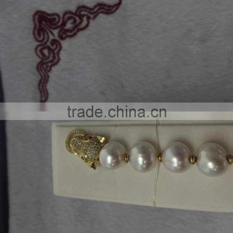 9-10mm AAA White Nearly Round Freshwater Pearl Bracelet